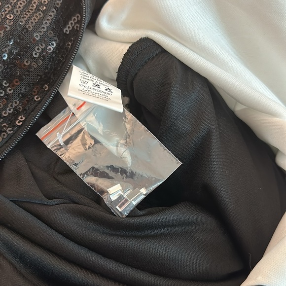 Sequin glam dress - Picture 8 of 8